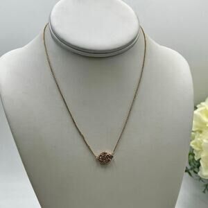 Kendra Scott‎ Tess Pendant
Sand Drusy Rose Gold
Tone Necklace